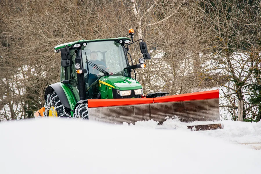 Traktor s reťazami VERIGA Standard Line