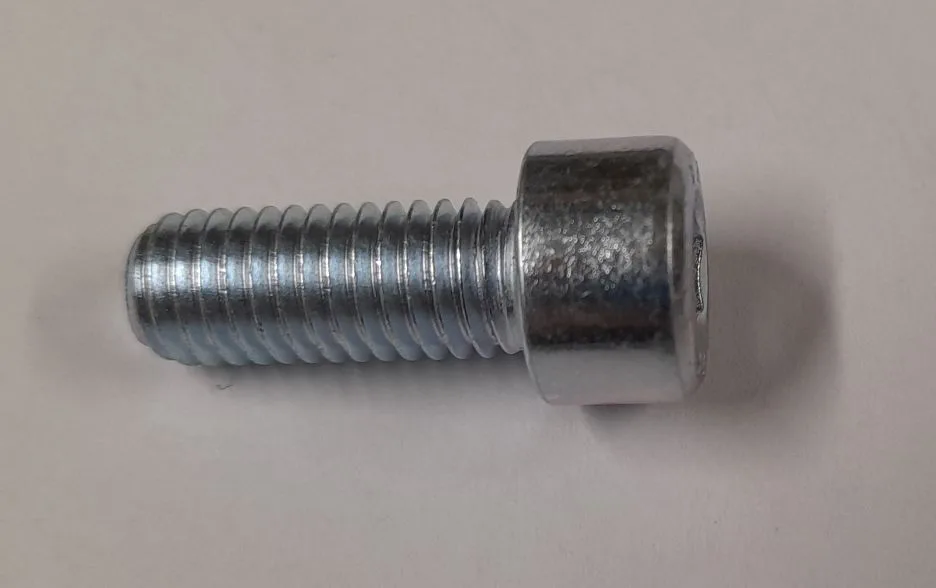 Skrutka M 8x16