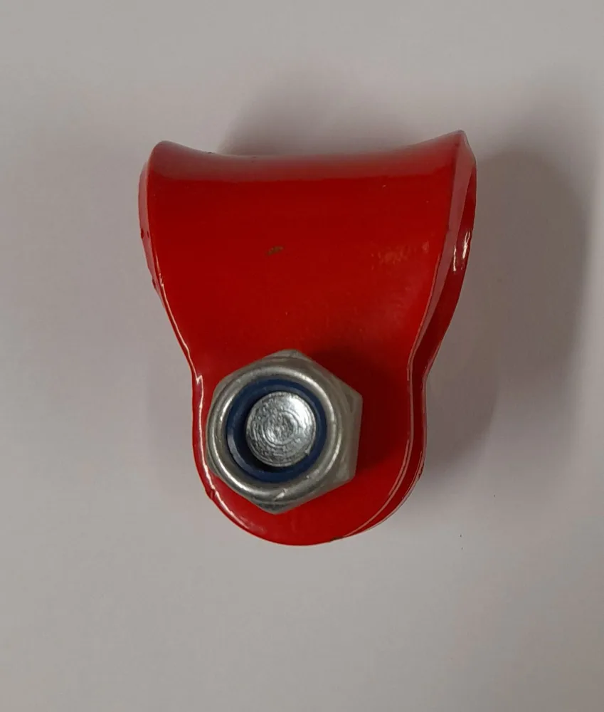 Ucho - vrchna cast klzaka Tr. 8 cerv.